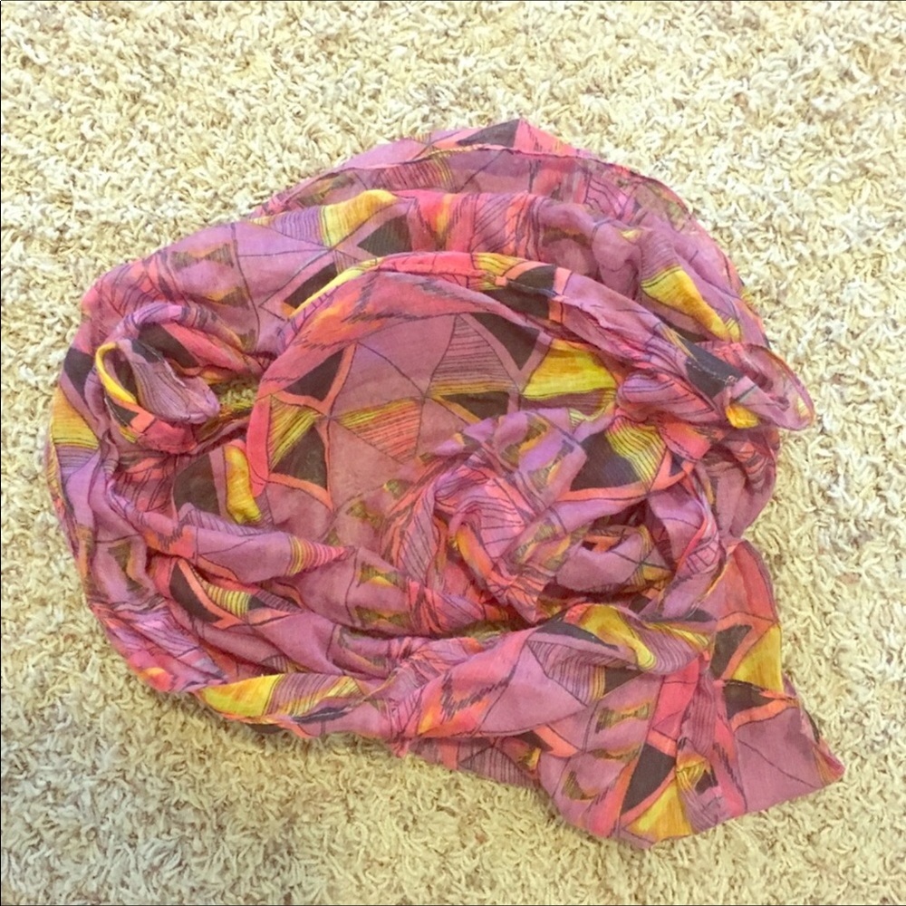 Light patterned scarf